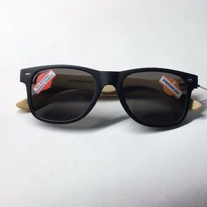 Men’s classic lightweight bamboo sunglasses